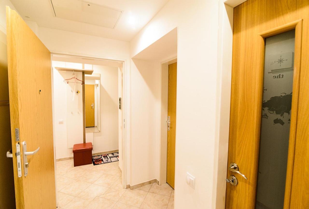 Ground Floor Apartment Prague Luaran gambar