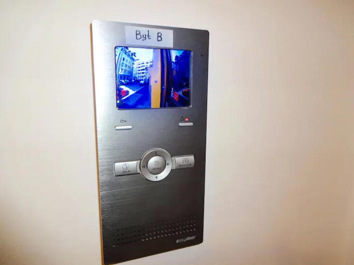 Ground Floor Apartment Prague Luaran gambar