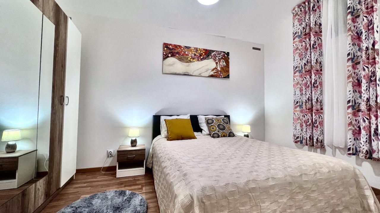 Ground Floor Apartment Prague Luaran gambar