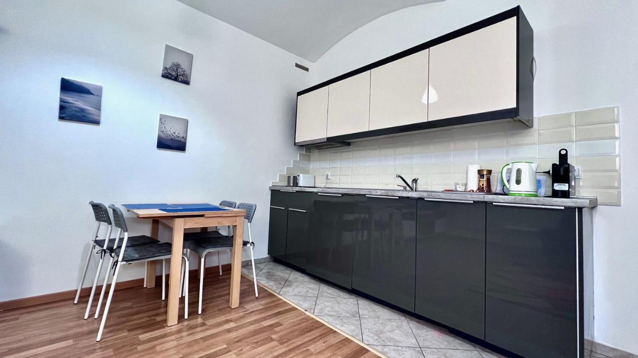 Ground Floor Apartment Prague Luaran gambar